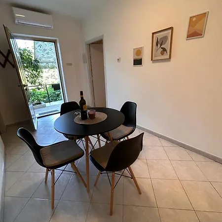 Apartment Near The Sea 650 Rabac Exterior photo