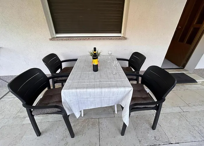 Apartment Near The Sea 650